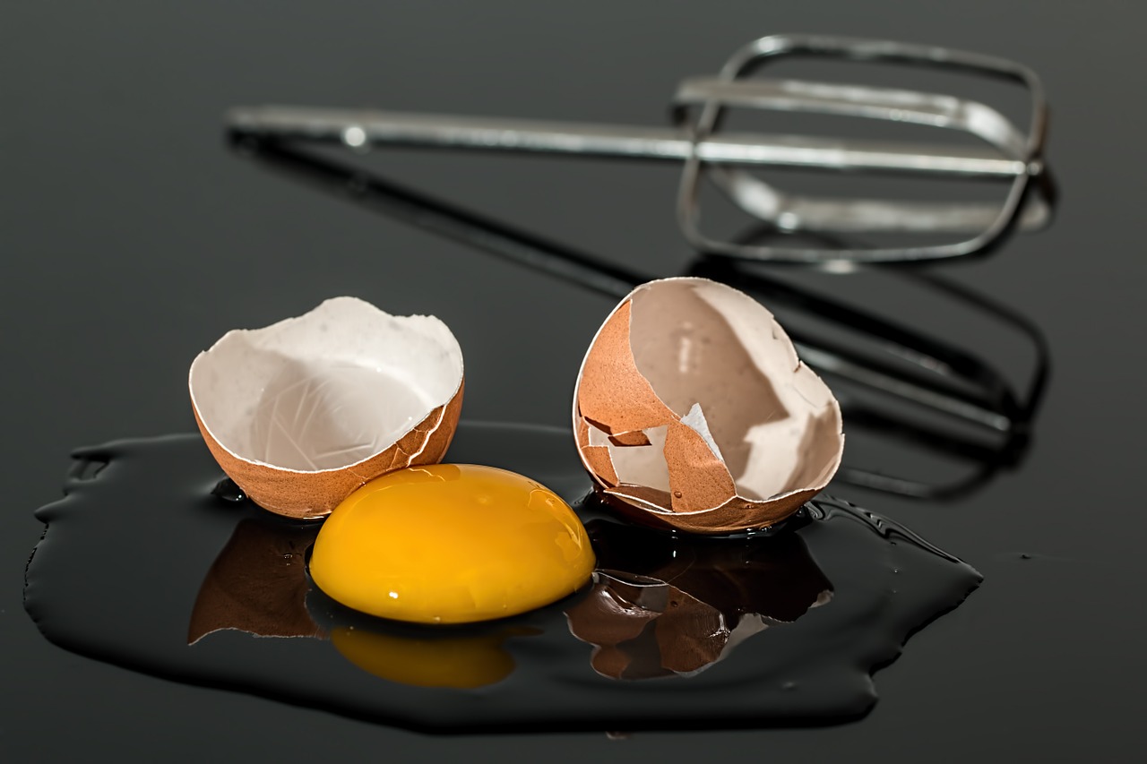 organic egges, egg  yolk, superfoods, anti-aging foods, am coffee, amcoffee, health
